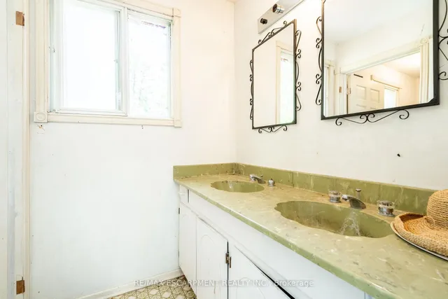 Additional image 36 of 6746 Appleby Line