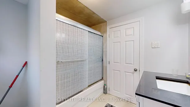 Additional image 16 of 170 Lambton Ave