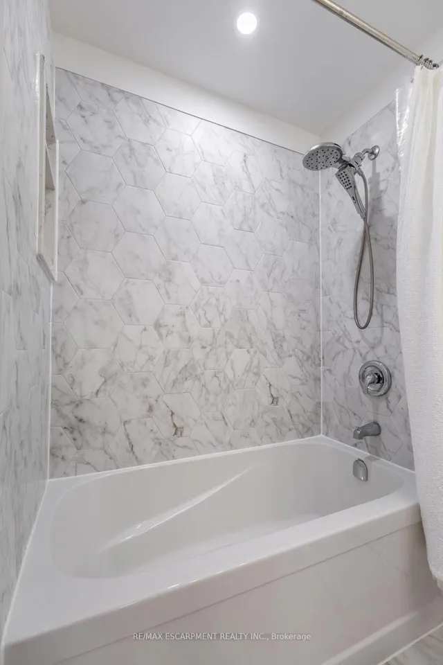 Additional image 28 of 38 Locke St