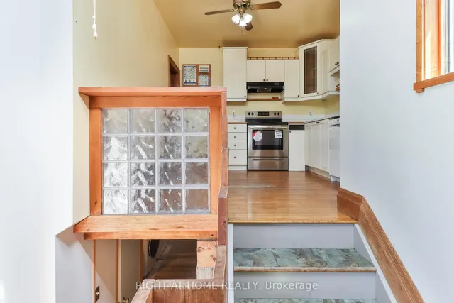 Additional image 30 of 948 Runnymede Rd