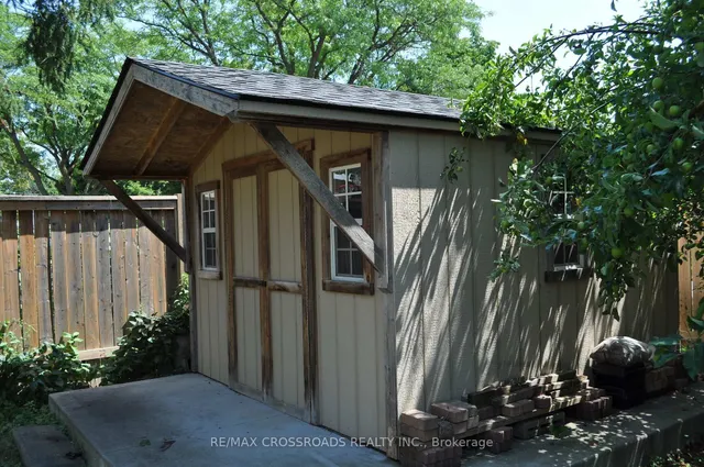 Additional image 33 of 66 Bushwood Crt