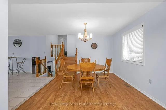 Additional image 12 of 107 Fairington Cres