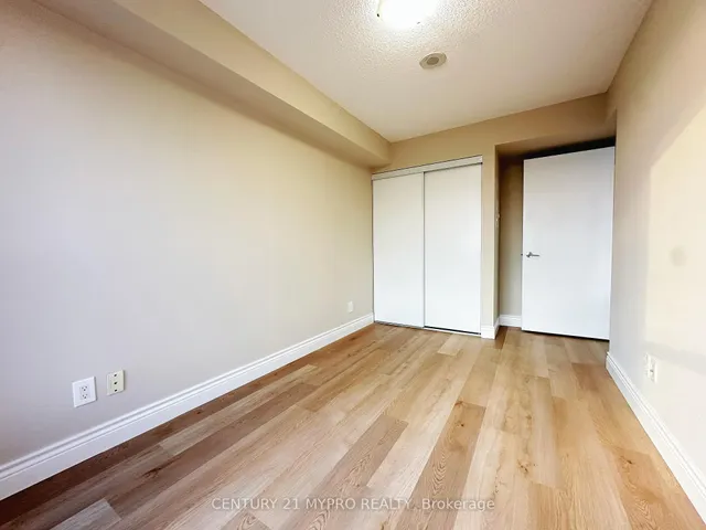 Additional image 10 of 151 Village Green Sq Unit 2506