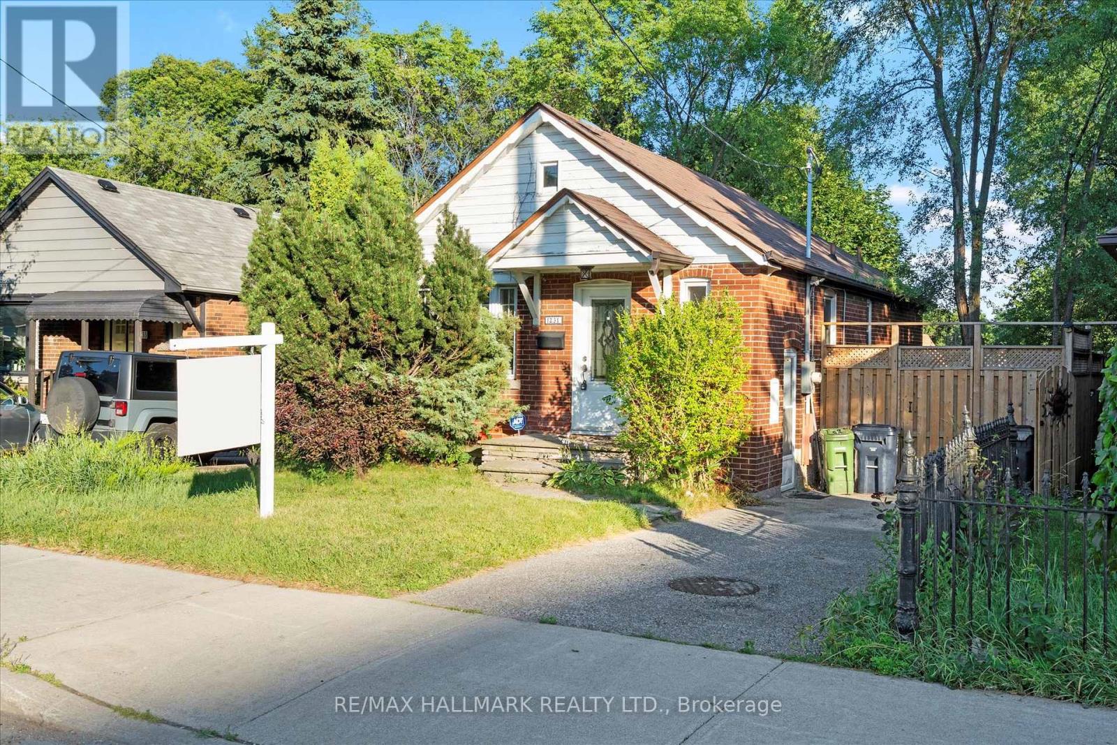 1231 KINGSTON ROAD|Toronto (Birchcliffe-Cliffside), Ontario M1N1P4