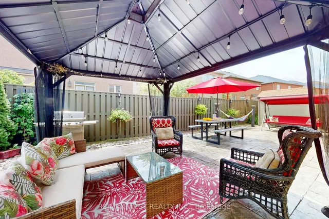 Additional image 48 of 6 Igloo Tr