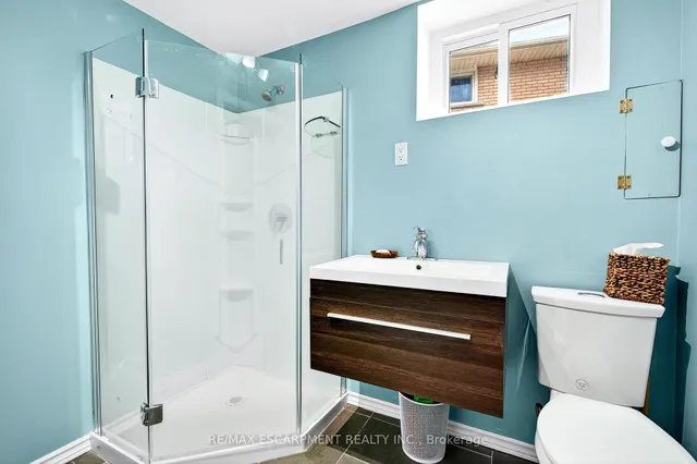 Additional image 31 of 593 Braemore Rd