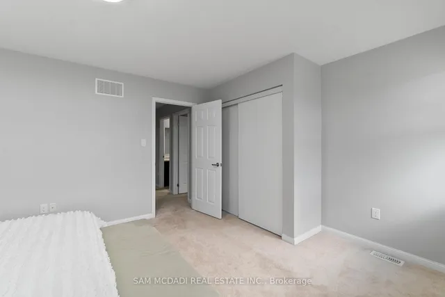 Additional image 39 of 73 Miracle Tr