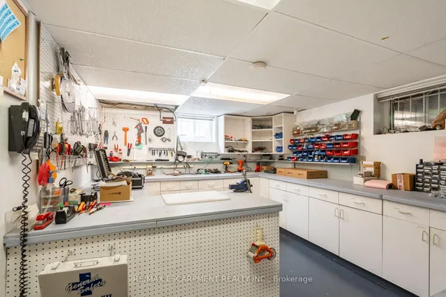 Additional image 41 of 2172 CENTRE Rd