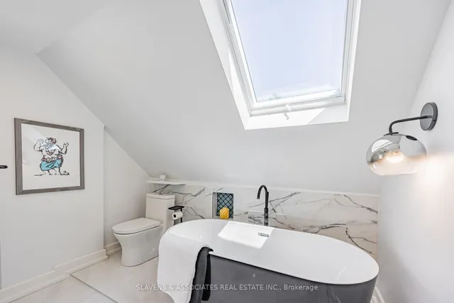 Additional image 34 of 104 Silver Birch Ave