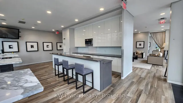 Additional image 15 of 33 Charles St Unit 2507