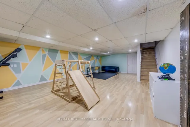 Additional image 36 of 658 Rossellini Dr