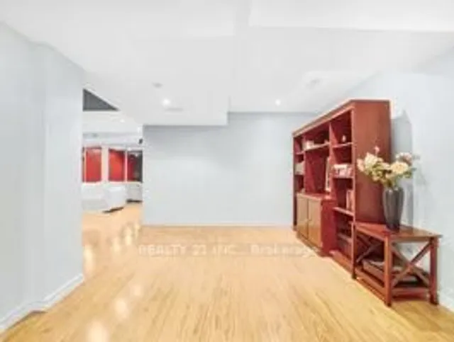 Additional image 36 of 49 Legend Lane