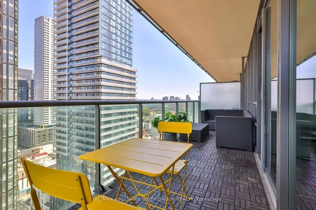 Additional image 29 of 33 Lombard St Unit 2204