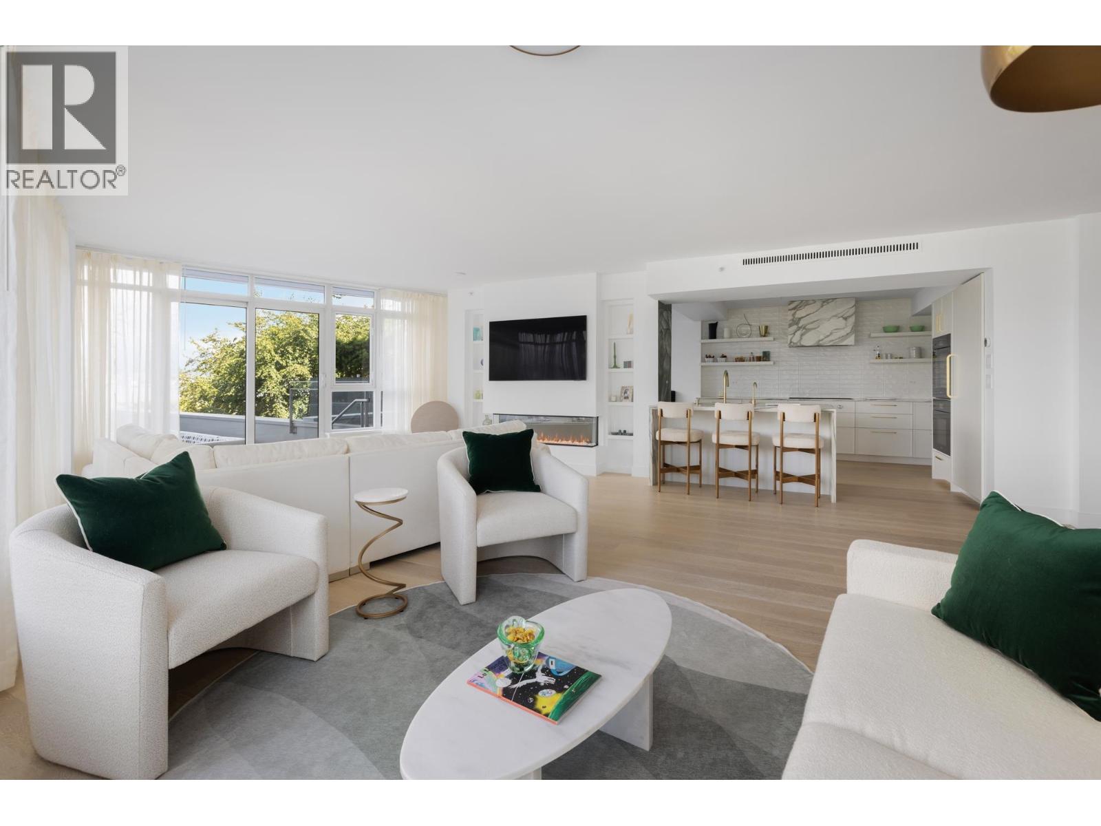 301 1233 W CORDOVA STREET|Vancouver, British Columbia V6C3R1