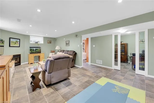 Additional image 28 of 3 Short St