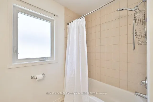 Additional image 29 of 4245 Cole Cres