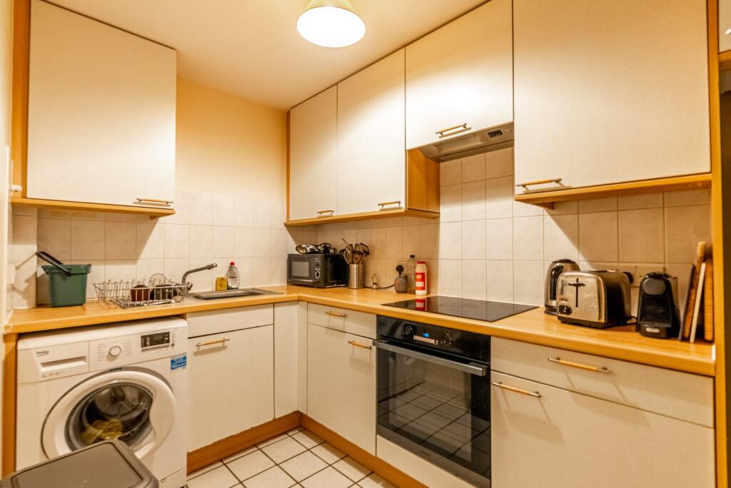 Additional image 5 of Dexter Close, St. Albans, Hertfordshire, AL1