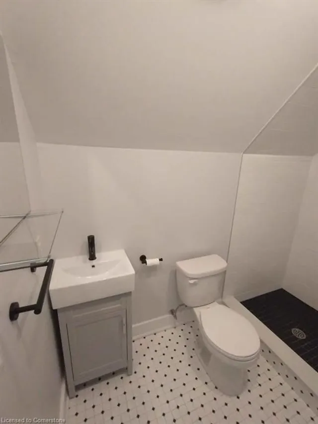 Additional image 28 of 102 Grant Ave