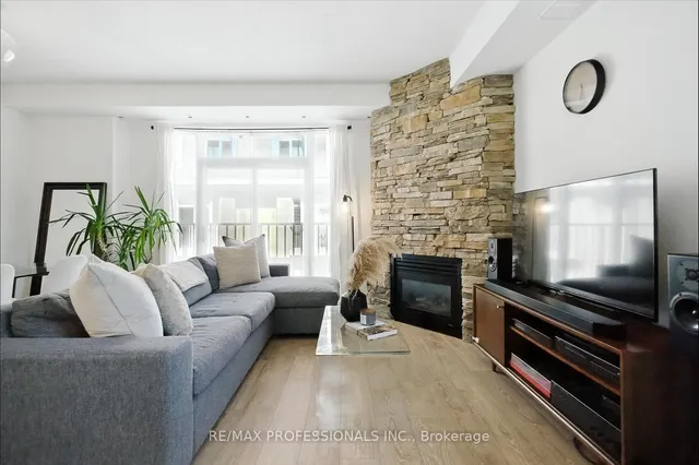 Additional image 10 of 32 Stadium Rd Unit 325