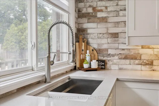 Additional image 16 of 755 Parker Cres