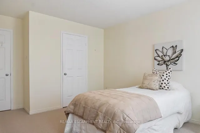 Additional image 36 of 411 Freeman Cres