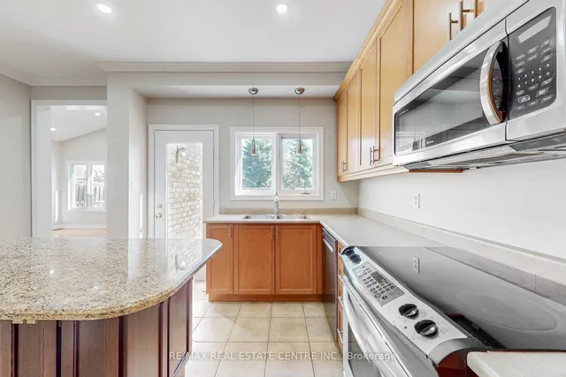 Additional image 12 of 495 Willmott Cres