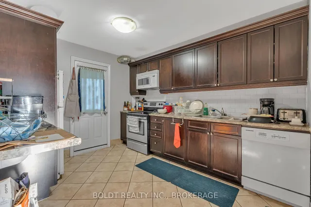 Additional image 19 of 209 Rosslyn Ave