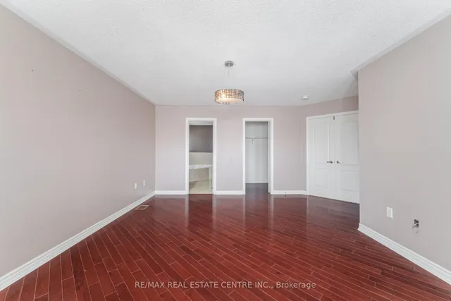 Additional image 27 of 6 Baccarat Cres