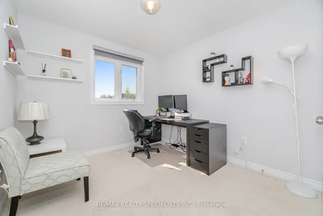 Additional image 33 of 90 Raymond Rd Unit 6