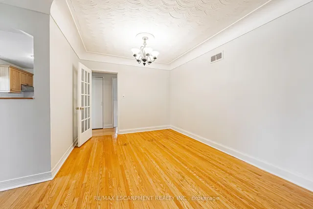 Additional image 8 of 972 Kingsway Dr