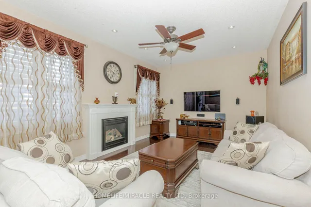 Additional image 19 of 27 Fossil St