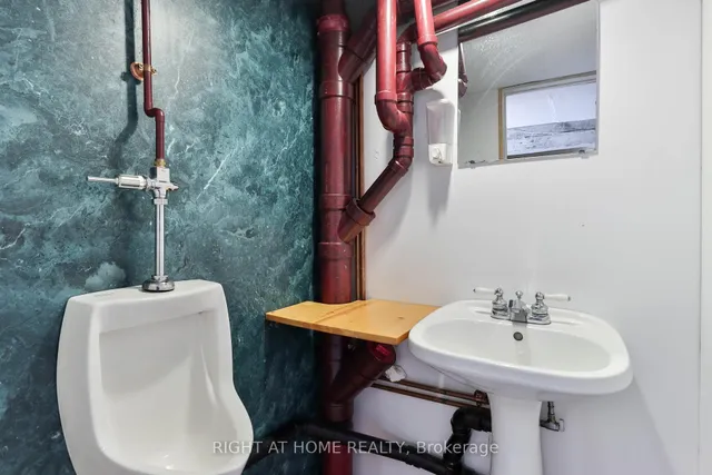 Additional image 34 of 948 Runnymede Rd