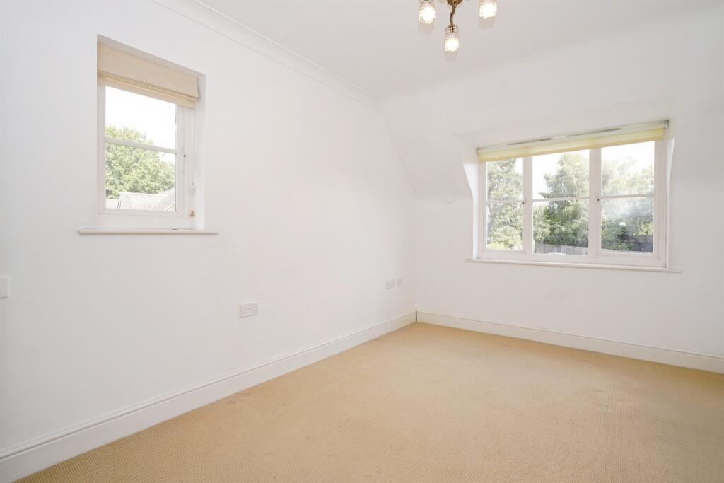 Additional image 11 of Canonsfield Road, Welwyn