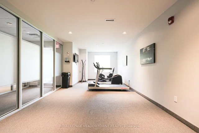 Additional image 21 of 33 Whitmer St Unit 318