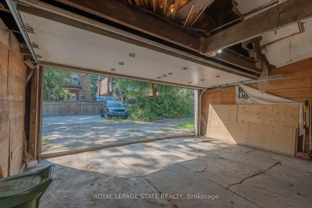 Additional image 8 of 36 Spadina Ave