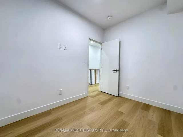 Additional image 16 of 49 Morningside Ave