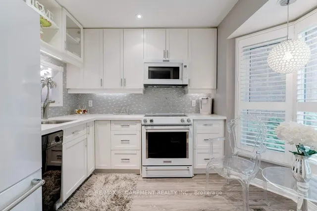 Additional image 26 of 1280 Maple Crossing Blvd Unit 11