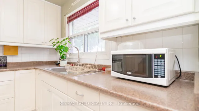 Additional image 13 of 17 Greenhills Sq