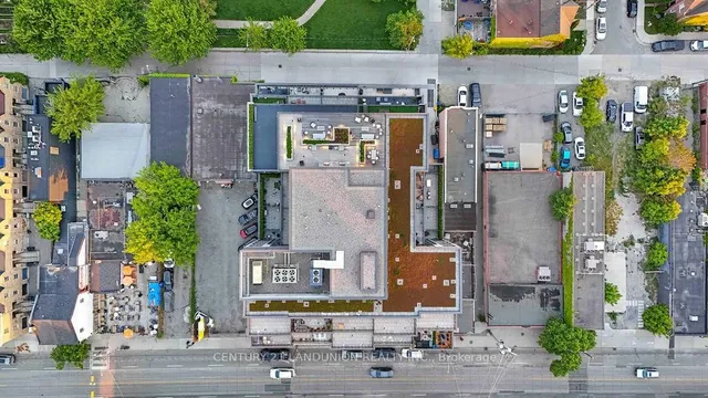 Additional image 32 of 1285 Queen St Unit 102