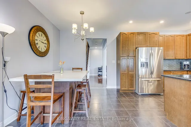 Additional image 15 of 423 Cedric Terr