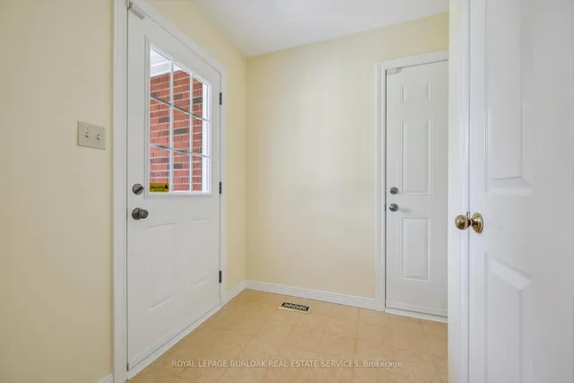 Additional image 26 of 80 Mae Crt