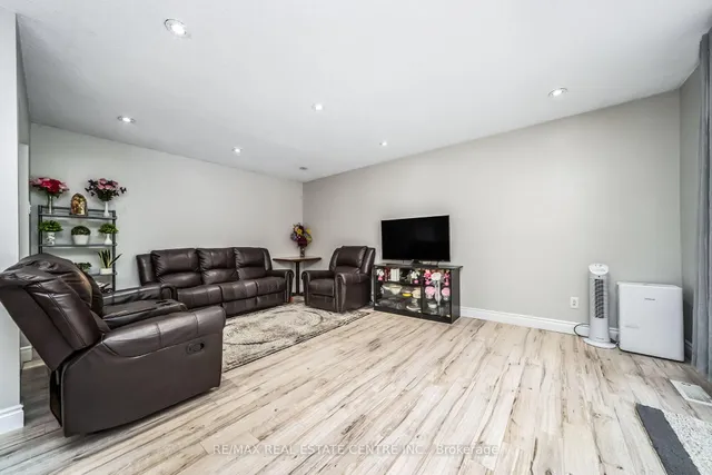 Additional image 11 of 9 Watson Cres