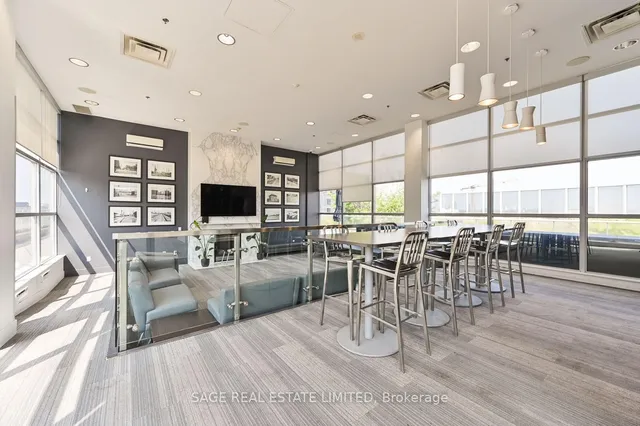 Additional image 14 of 1005 King St Unit 103