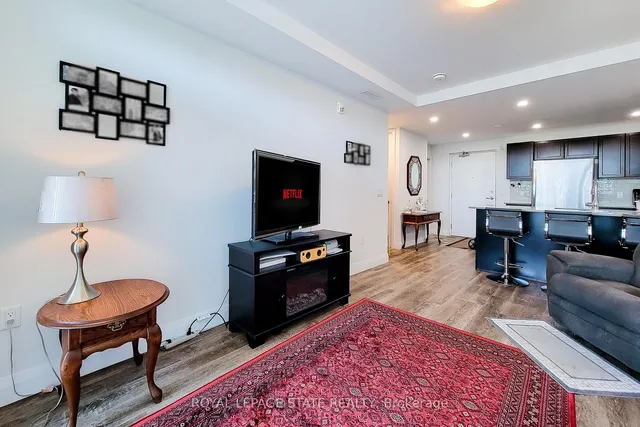 Additional image 21 of 1 Redfern Ave Unit 313