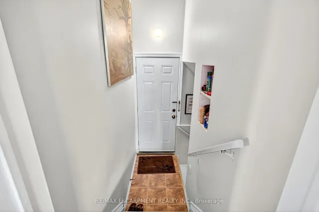 Additional image 32 of 593 Braemore Rd