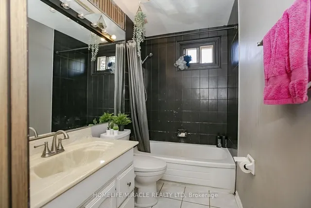 Additional image 12 of 46 Reigate Ave