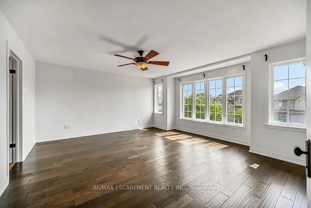 Additional image 21 of 242 Eringate Dr