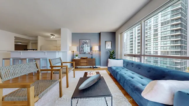 Additional image 2 of 10 Yonge St Unit 907