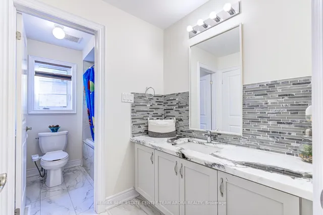 Additional image 39 of 17 Frost St