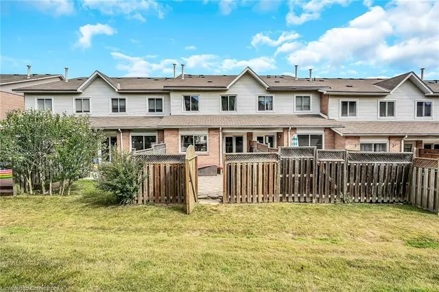 Additional image 32 of 26 Moss Blvd Unit 24